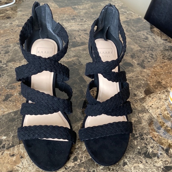 Black heels - Picture 1 of 4